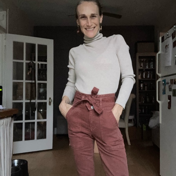 Meet your Posher, Jessica - Picture 3 of 3